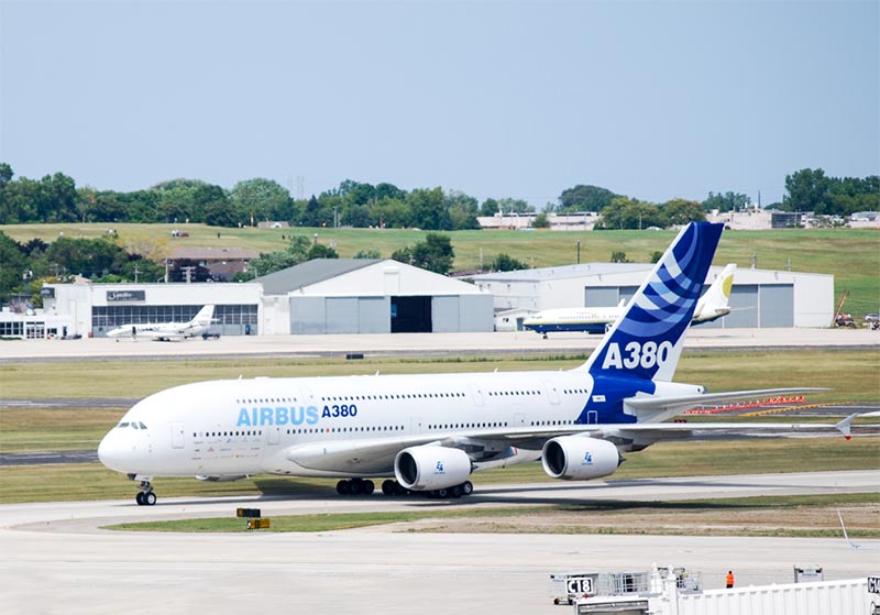 airbus a380 airplane